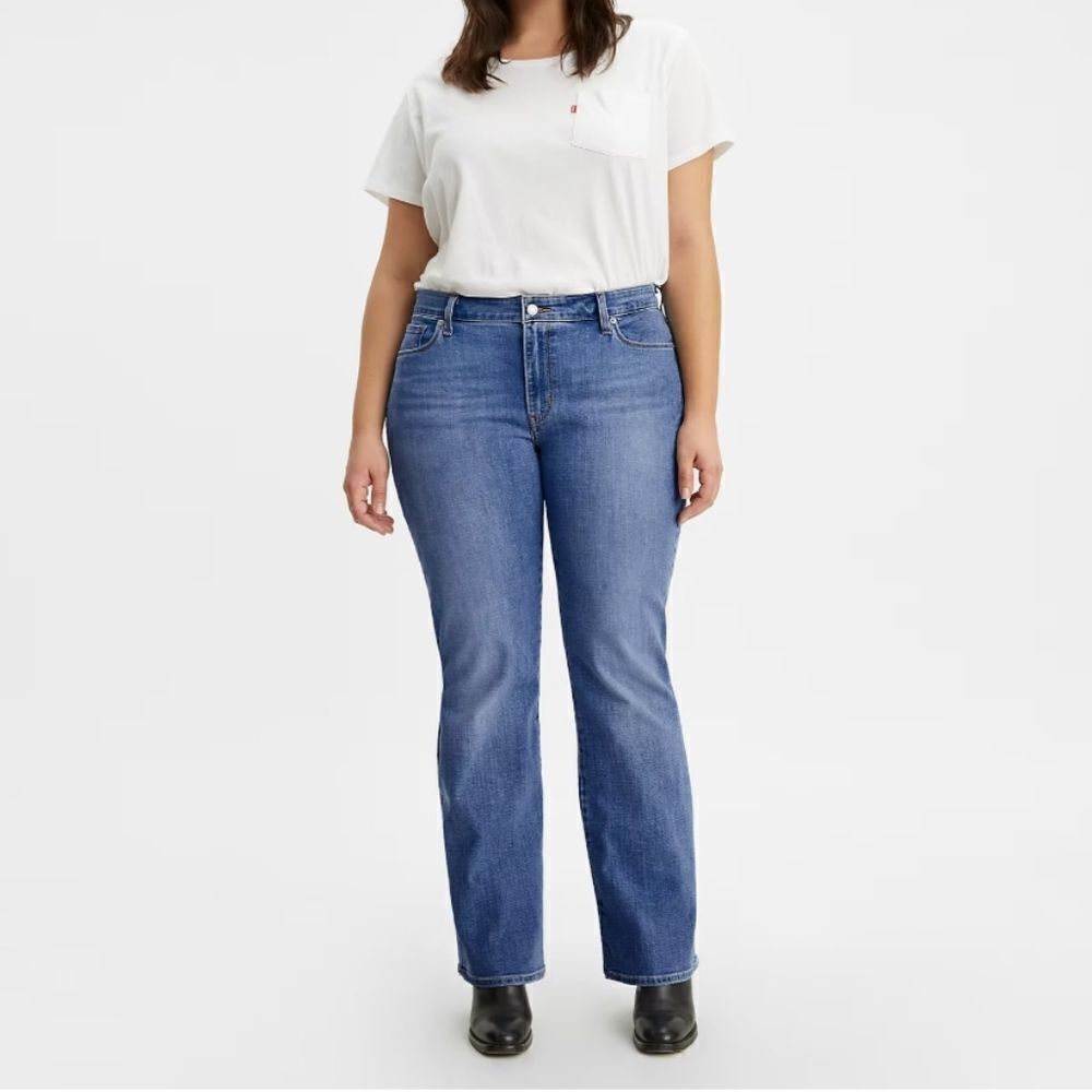 Levi Classic Bootcut Size 16M W33 L32